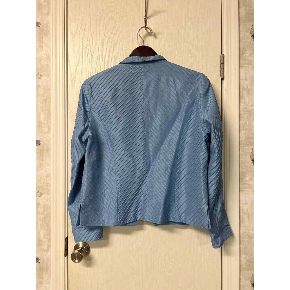 The Silk Club Collection Jacket - Picture 2 of 3